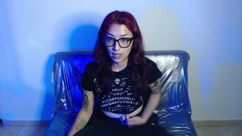 Snapshot of alice_phantom chatting on 12/02/25, 12:49 online show from 12/02/25, 12:49