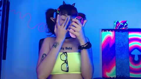 Snapshot of alice_phantom chatting on 05/02/26, 01:21 online show from 05/02/26, 01:21