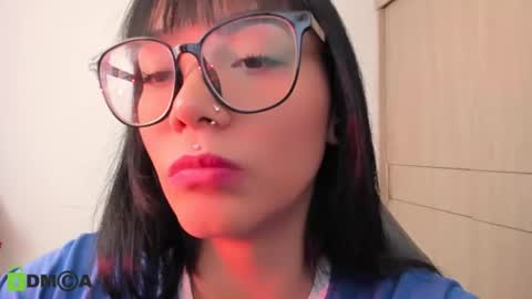 Snapshot of alice_rausing chatting on 07/09/26, 01:59 ONLINE - GMT-5 MON TO FRI online show from 07/09/26, 01:59