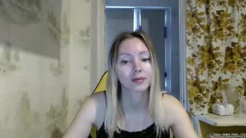 Snapshot of alice_smiles chatting on 04/07/26, 05:19 Alice smiles online show from 04/07/26, 05:19