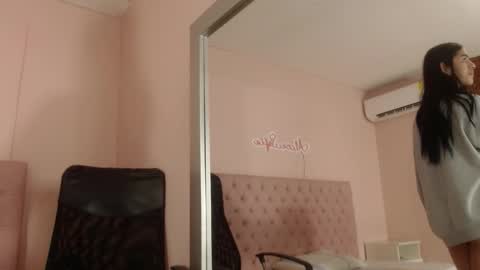 Sofia online show from 11/29/25, 05:38