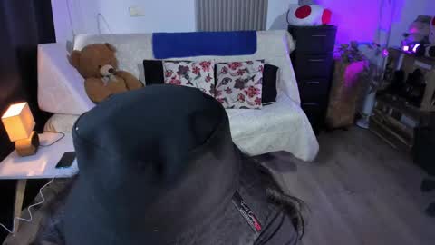 Snapshot of alice_star7 chatting on 02/24/25, 05:42 Alice online show from 02/24/25, 05:42