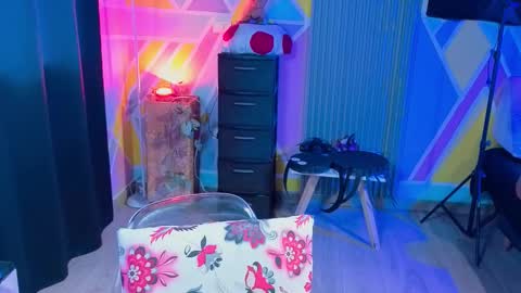 Snapshot of alice_star7 chatting on 10/20/25, 10:10 Alice online show from 10/20/25, 10:10