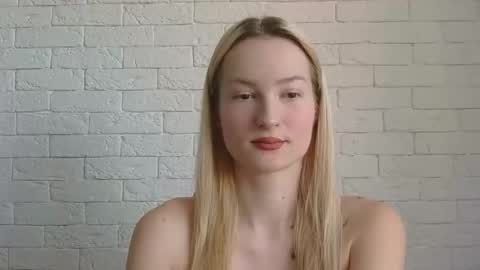 Snapshot of alice_sweet_01 chatting on 03/13/26, 11:06 Alice online show from 03/13/26, 11:06