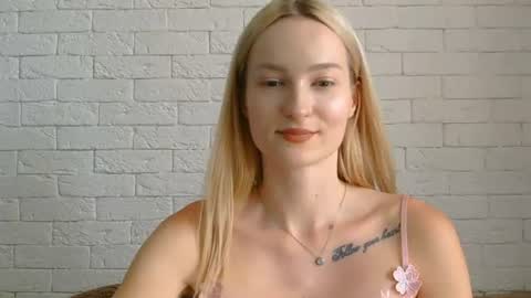 Snapshot of alice_sweet_01 chatting on 07/06/26, 12:35 Alice online show from 07/06/26, 12:35