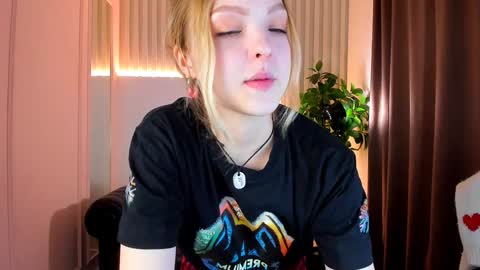 Snapshot of alice_tucci chatting on 01/14/25, 04:18 Alice  online show from 01/14/25, 04:18