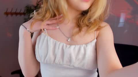 Snapshot of alice_tucci chatting on 01/25/25, 01:30 Alice  online show from 01/25/25, 01:30