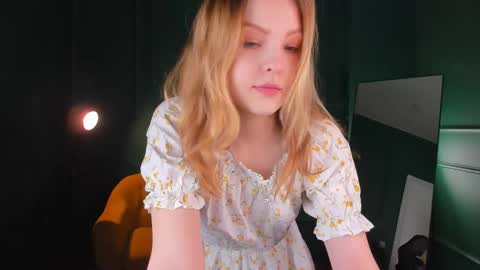 Snapshot of alice_tucci chatting on 02/15/25, 02:55 Alice  online show from 02/15/25, 02:55