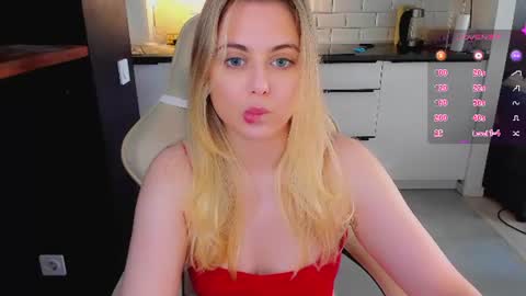 Snapshot of alice_wander chatting on 07/05/26, 03:56 Alice online show from 07/05/26, 03:56