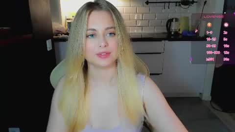 Snapshot of alice_wander chatting on 07/12/26, 03:08 Alice online show from 07/12/26, 03:08