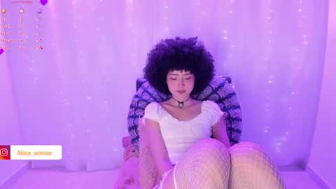 Snapshot of alice_wiinter chatting on 12/11/24, 08:28 Alice online show from 12/11/24, 08:28