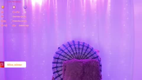 Snapshot of alice_wiinter chatting on 12/22/24, 09:20 Alice online show from 12/22/24, 09:20