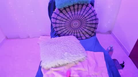 Snapshot of alice_wiinter chatting on 12/26/24, 02:01 Alice online show from 12/26/24, 02:01