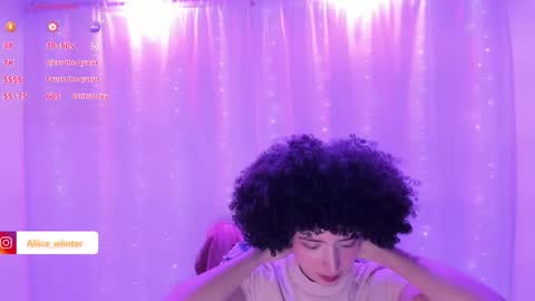 Snapshot of alice_wiinter chatting on 12/30/24, 07:42 Alice online show from 12/30/24, 07:42