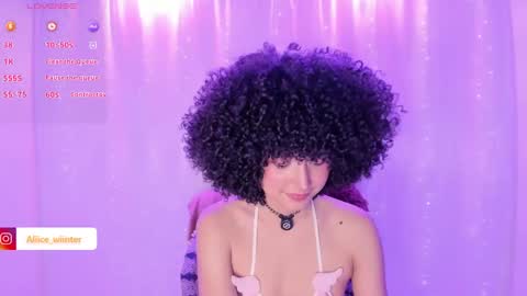 Snapshot of alice_wiinter chatting on 02/21/25, 09:22 Alice online show from 02/21/25, 09:22