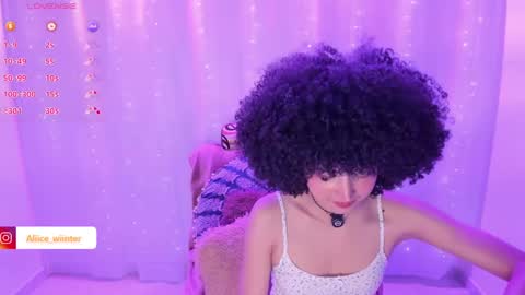 Snapshot of alice_wiinter chatting on 02/24/25, 09:09 Alice online show from 02/24/25, 09:09