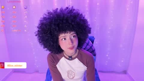 Snapshot of alice_wiinter chatting on 03/06/25, 07:32 Alice online show from 03/06/25, 07:32