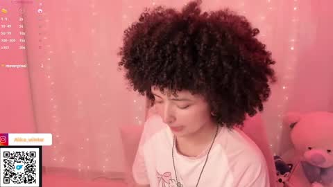 Snapshot of alice_wiinter chatting on 09/18/25, 06:10 Alice online show from 09/18/25, 06:10