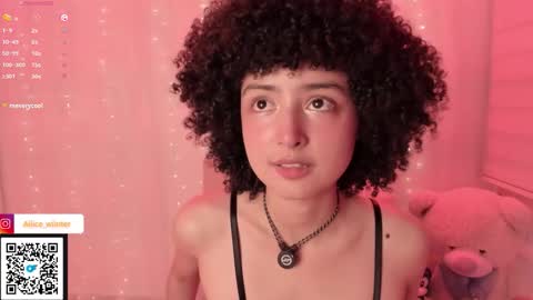 Snapshot of alice_wiinter chatting on 09/30/25, 06:24 Alice online show from 09/30/25, 06:24