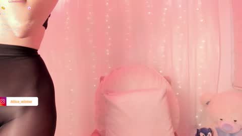 Snapshot of alice_wiinter chatting on 10/03/25, 06:16 Alice online show from 10/03/25, 06:16