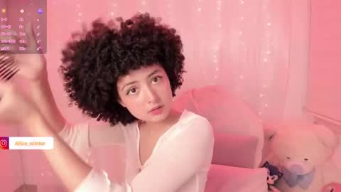 Snapshot of alice_wiinter chatting on 11/05/25, 06:08 Alice online show from 11/05/25, 06:08