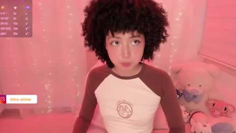 Snapshot of alice_wiinter chatting on 11/10/25, 07:13 Alice online show from 11/10/25, 07:13