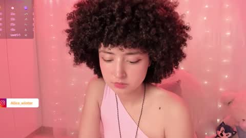 Snapshot of alice_wiinter chatting on 11/11/25, 06:08 Alice online show from 11/11/25, 06:08