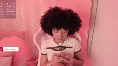 Snapshot of alice_wiinter chatting on 12/05/25, 06:15 Alice online show from 12/05/25, 06:15