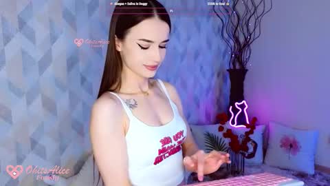 Snapshot of alicebate chatting on 11/19/25, 09:26 Alice online show from 11/19/25, 09:26