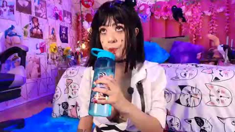 Snapshot of alicebenett_ chatting on 07/09/26, 09:52 online show from 07/09/26, 09:52