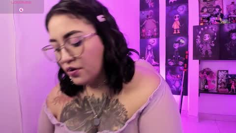 Snapshot of alicebrinck chatting on 10/10/25, 01:59 Alice Brinck online show from 10/10/25, 01:59