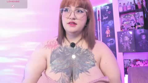 Snapshot of alicebrinck chatting on 04/16/26, 12:11 Alice Brinck online show from 04/16/26, 12:11