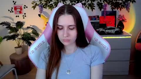 alicecharmy online show from 05/17/26, 01:07