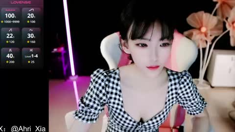 Snapshot of alicechina chatting on 05/15/26, 10:22 Alice online show from 05/15/26, 10:22