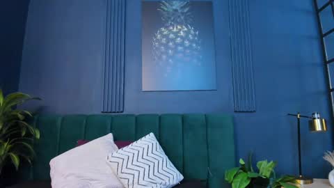 Snapshot of alicecoule chatting on 04/17/26, 11:35 Alice online show from 04/17/26, 11:35