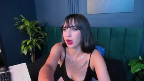 Snapshot of alicecoule chatting on 04/18/26, 11:47 Alice online show from 04/18/26, 11:47