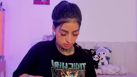 Snapshot of alicee_0 chatting on 02/24/26, 08:29 Alice online show from 02/24/26, 08:29