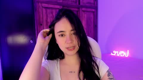 Snapshot of alicee_2 chatting on 12/10/24, 09:00 Aliceee .. 97YP9VWGZHrefnav wishlist lists 1 online show from 12/10/24, 09:00