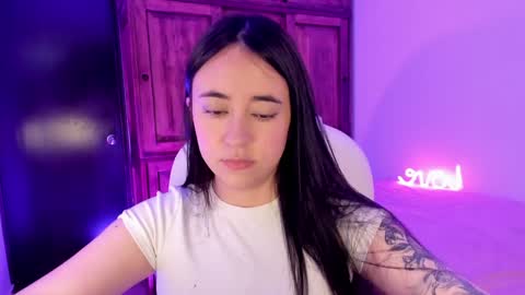 Snapshot of alicee_2 chatting on 01/07/25, 08:10 Aliceee .. 97YP9VWGZHrefnav wishlist lists 1 online show from 01/07/25, 08:10