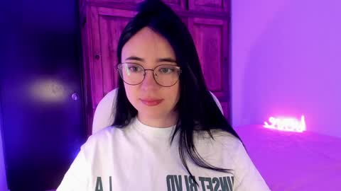Snapshot of alicee_2 chatting on 02/07/25, 09:47 Aliceee .. 97YP9VWGZHrefnav wishlist lists 1 online show from 02/07/25, 09:47