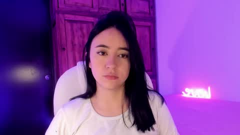 Snapshot of alicee_2 chatting on 02/21/25, 05:09 Aliceee .. 97YP9VWGZHrefnav wishlist lists 1 online show from 02/21/25, 05:09