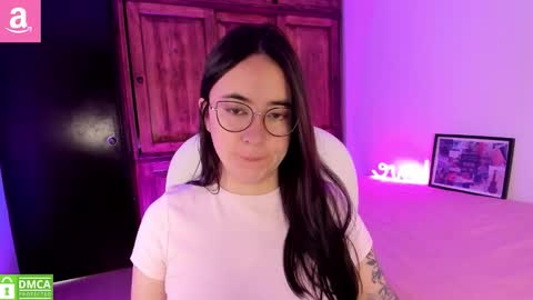Snapshot of alicee_2 chatting on 01/08/26, 06:10 Aliceee .. 97YP9VWGZHrefnav wishlist lists 1 online show from 01/08/26, 06:10