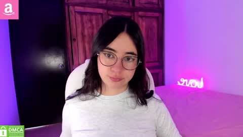 Snapshot of alicee_2 chatting on 02/10/26, 05:06 Aliceee .. 97YP9VWGZHrefnav wishlist lists 1 online show from 02/10/26, 05:06