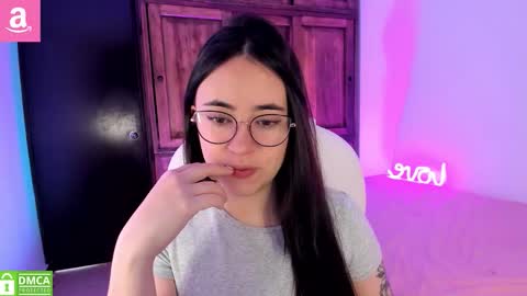 Snapshot of alicee_2 chatting on 03/04/26, 05:41 Aliceee .. 97YP9VWGZHrefnav wishlist lists 1 online show from 03/04/26, 05:41