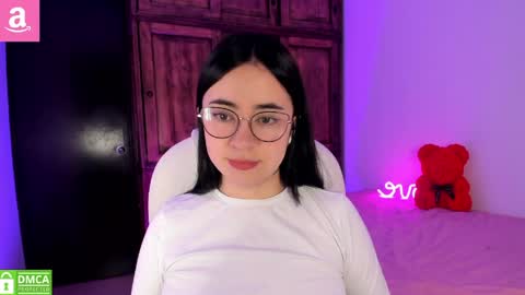 Snapshot of alicee_2 chatting on 04/05/26, 11:24 Aliceee .. 97YP9VWGZHrefnav wishlist lists 1 online show from 04/05/26, 11:24
