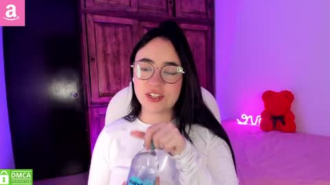 Snapshot of alicee_2 chatting on 04/06/26, 11:05 Aliceee .. 97YP9VWGZHrefnav wishlist lists 1 online show from 04/06/26, 11:05
