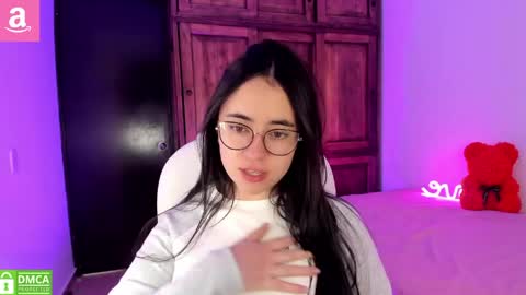 Snapshot of alicee_2 chatting on 04/20/26, 10:33 Aliceee .. 97YP9VWGZHrefnav wishlist lists 1 online show from 04/20/26, 10:33