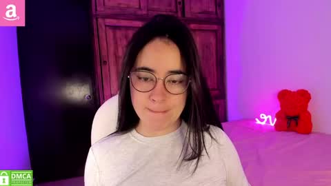 Snapshot of alicee_2 chatting on 04/22/26, 10:06 Aliceee .. 97YP9VWGZHrefnav wishlist lists 1 online show from 04/22/26, 10:06