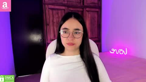 Snapshot of alicee_2 chatting on 04/25/26, 02:58 Aliceee .. 97YP9VWGZHrefnav wishlist lists 1 online show from 04/25/26, 02:58