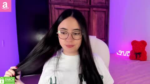 Snapshot of alicee_2 chatting on 05/15/26, 07:21 Aliceee .. 97YP9VWGZHrefnav wishlist lists 1 online show from 05/15/26, 07:21